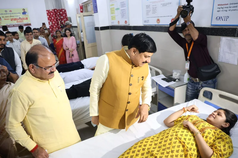 भोपाल में विशाल रक्तदान शिविर आयोजित, रिकॉर्ड 708 यूनिट रक्त संग्रहित